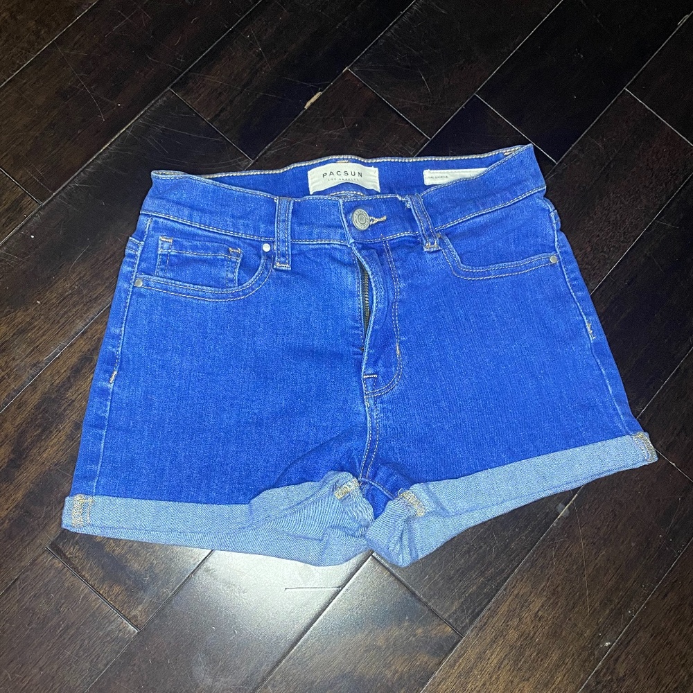 Pacsun Size 25 - 'The Shortie' Shorts